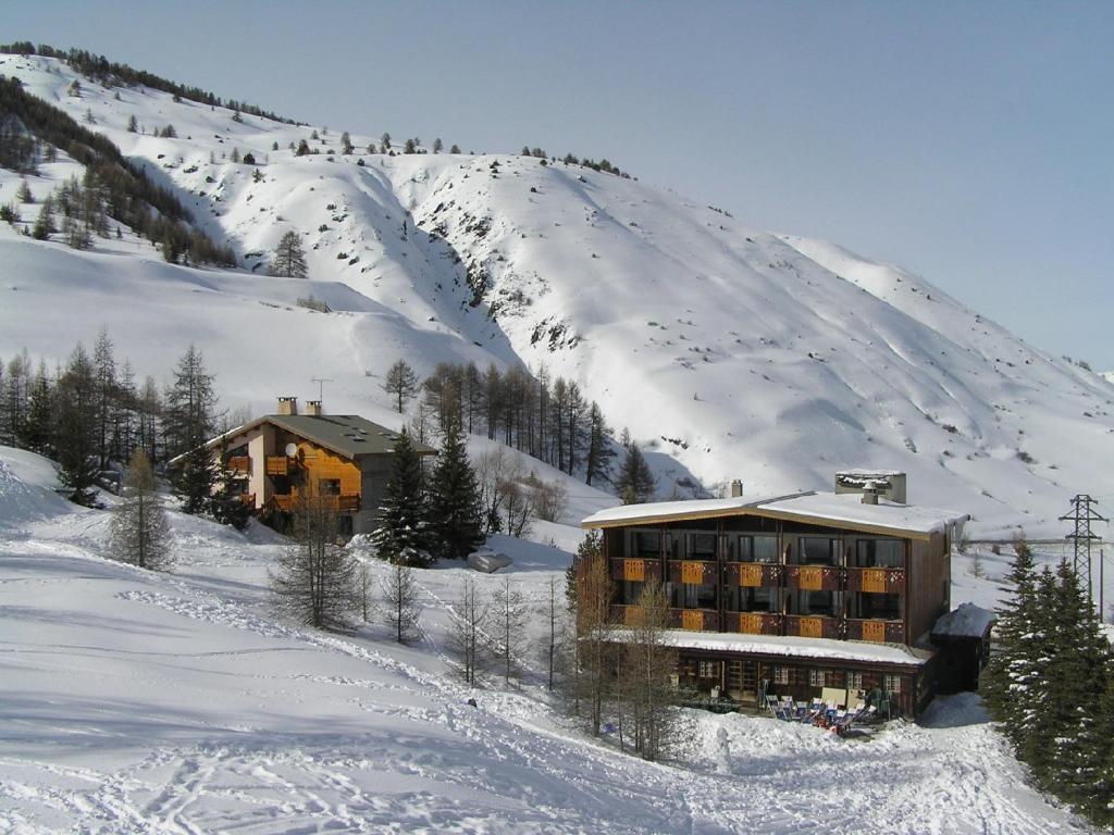 Hotel Les Lores Vars  Zewnętrze zdjęcie